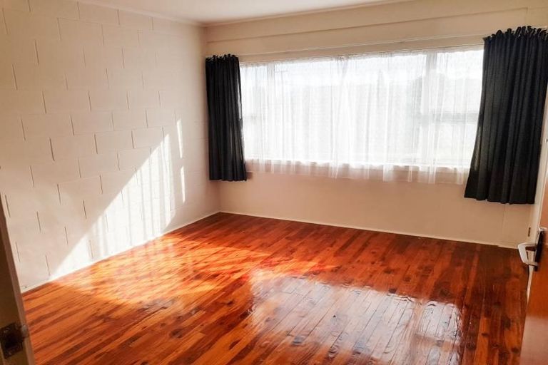 Photo of property in 3/41a Tramway Road, Beach Haven, Auckland, 0626