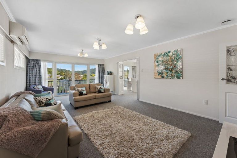 Photo of property in 37 Holland Street, Wainuiomata, Lower Hutt, 5014