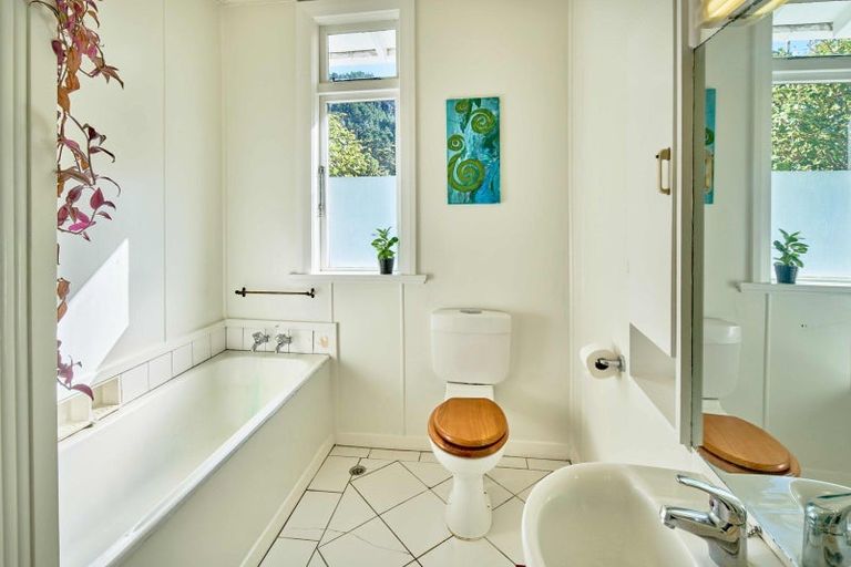 Photo of property in 202 Happy Valley Road, Owhiro Bay, Wellington, 6023