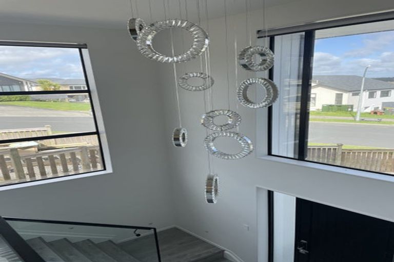 Photo of property in 18 Takurua Terrace, Orewa, 0931