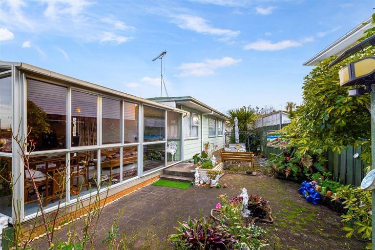 Photo of property in 5 Kapiti Place, Sunnynook, Auckland, 0620