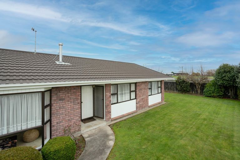 Photo of property in 124 Amberley Avenue, Highbury, Palmerston North, 4412