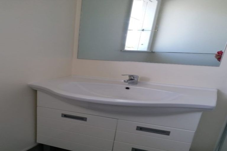 Photo of property in 4/41 Greenslade Crescent, Northcote, Auckland, 0627