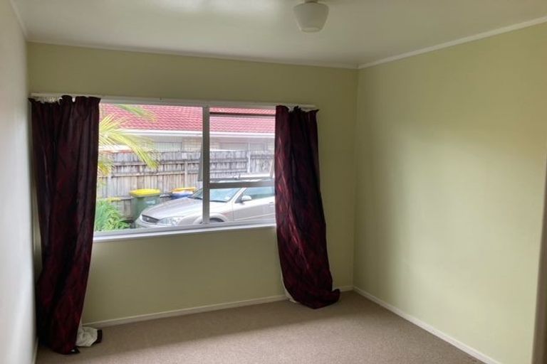 Photo of property in 4216 Great North Road, Glendene, Auckland, 0602