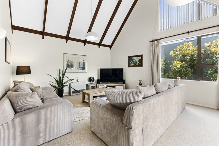 Photo of property in 9a Tamati Place, Merrilands, New Plymouth, 4312