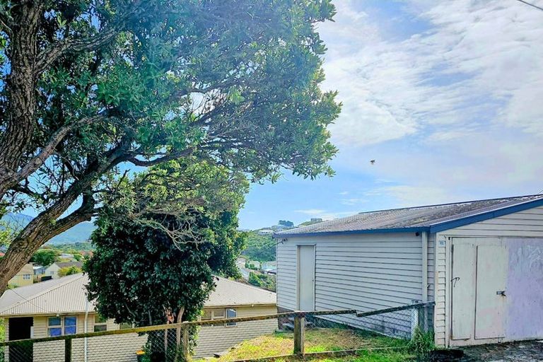 Photo of property in 34 Hereford Street, Cannons Creek, Porirua, 5024