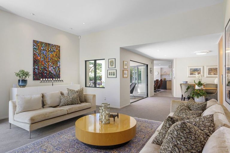 Photo of property in 37 Thornycroft Street, Fendalton, Christchurch, 8052