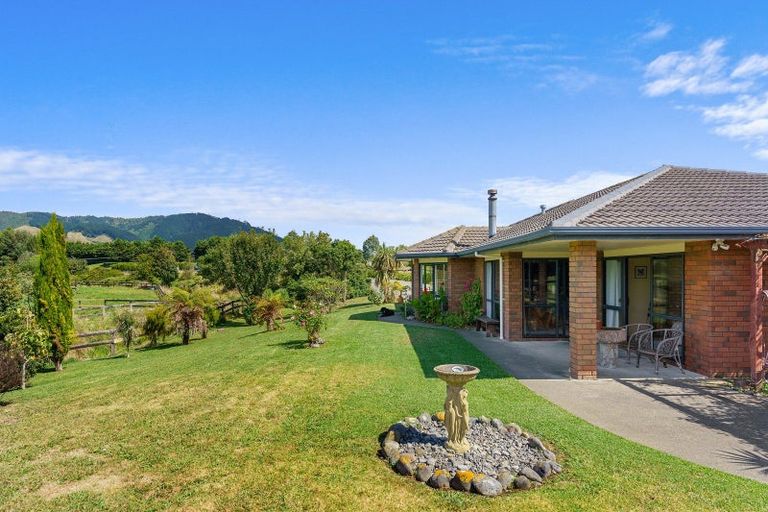 Photo of property in 761 State Highway 1, Te Horo, Otaki, 5581