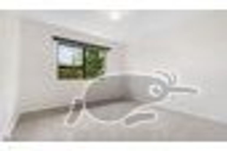 Photo of property in 2/56 Oaktree Avenue, Browns Bay, Auckland, 0630