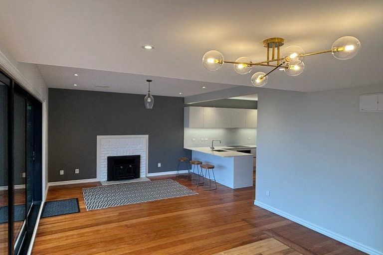 Photo of property in 43 Rona Street, Eastbourne, Lower Hutt, 5013