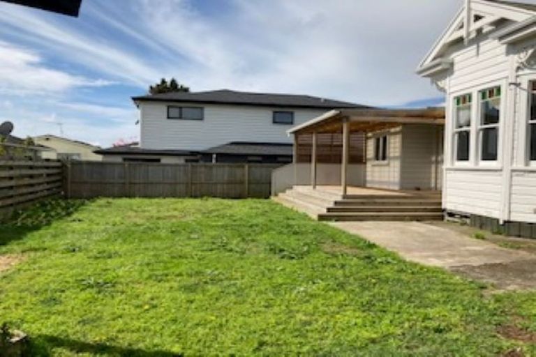Photo of property in 123 Russell Road, Manurewa, Auckland, 2102