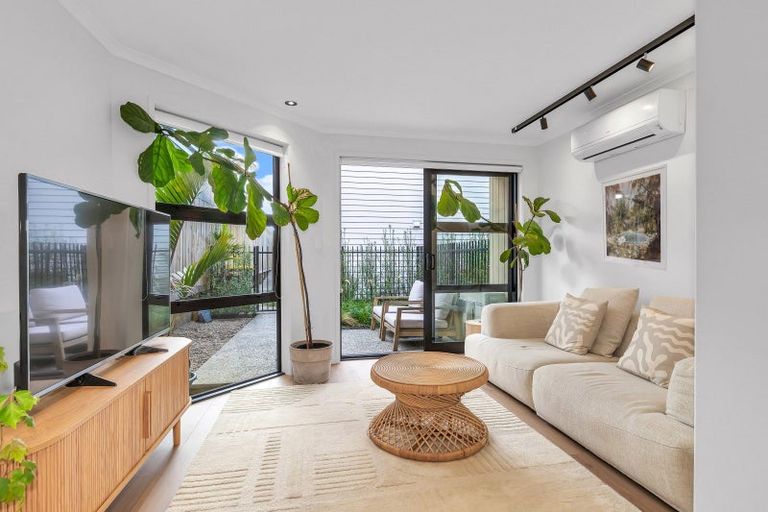 Photo of property in 1092b Great North Road, Point Chevalier, Auckland, 1022