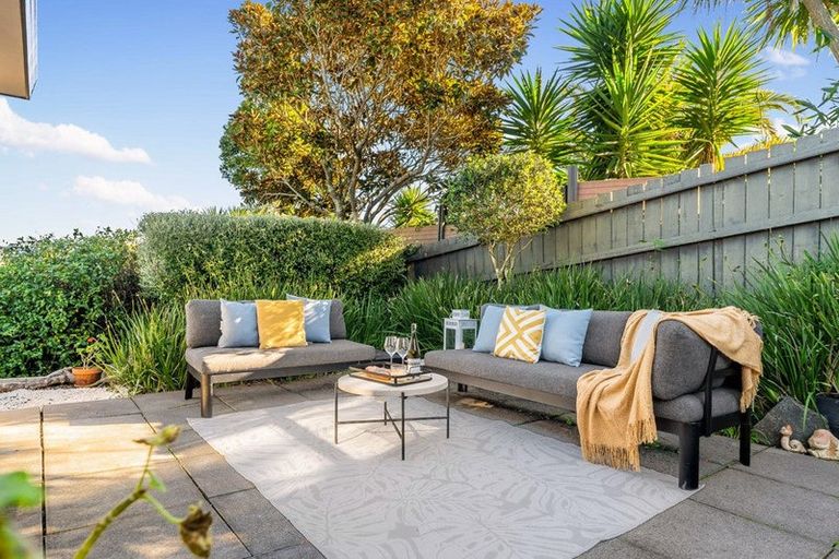 Photo of property in 18 Mckinley Road, Sunnyvale, Auckland, 0612