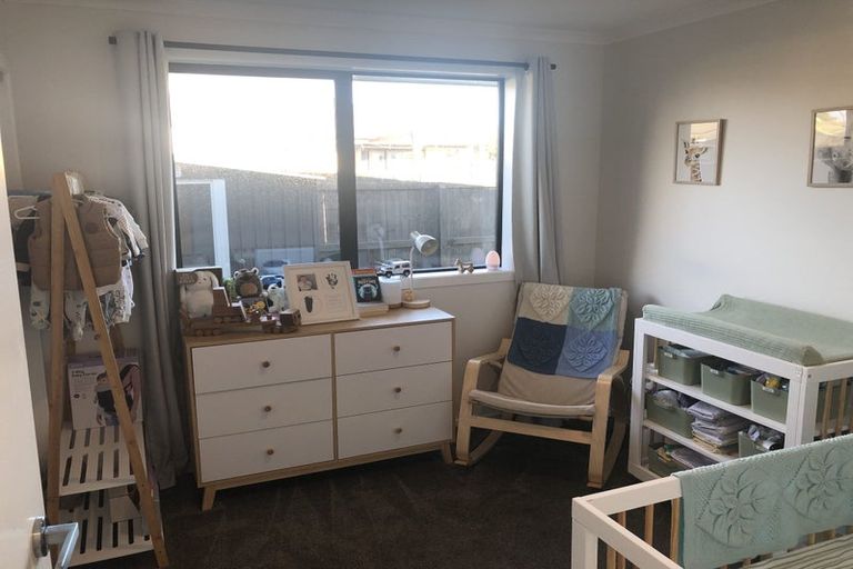 Photo of property in 31 Tahuna Minhinnick Drive, Glenbrook, 2681