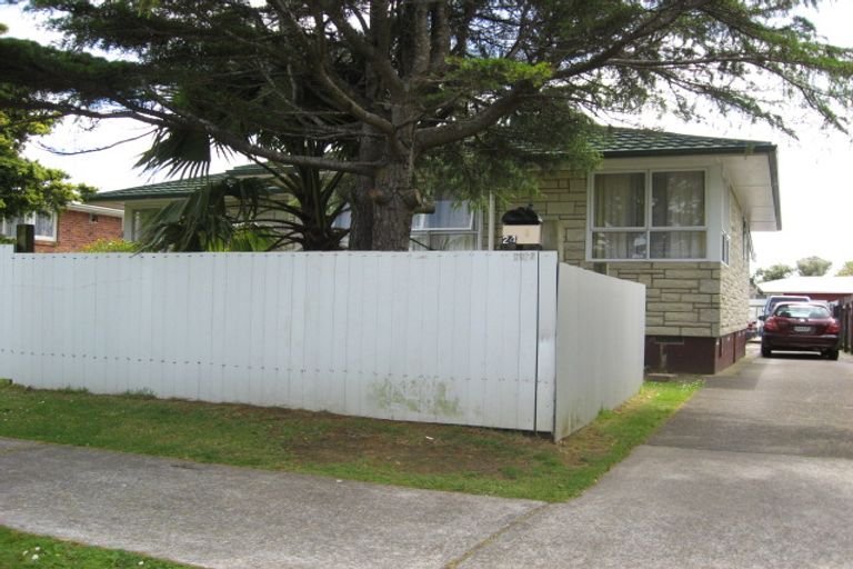 Photo of property in 24 Friesian Drive, Mangere, Auckland, 2022