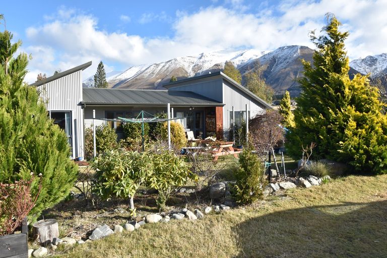 Photo of property in 76 Ohau Drive, Lake Ohau, Twizel, 9412