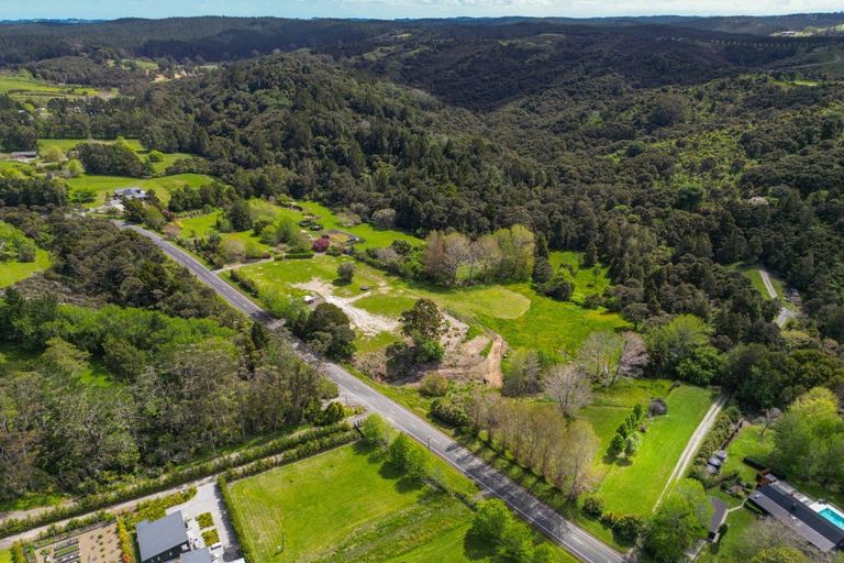 Photo of property in 52 Robinson Road, Coatesville, 0793