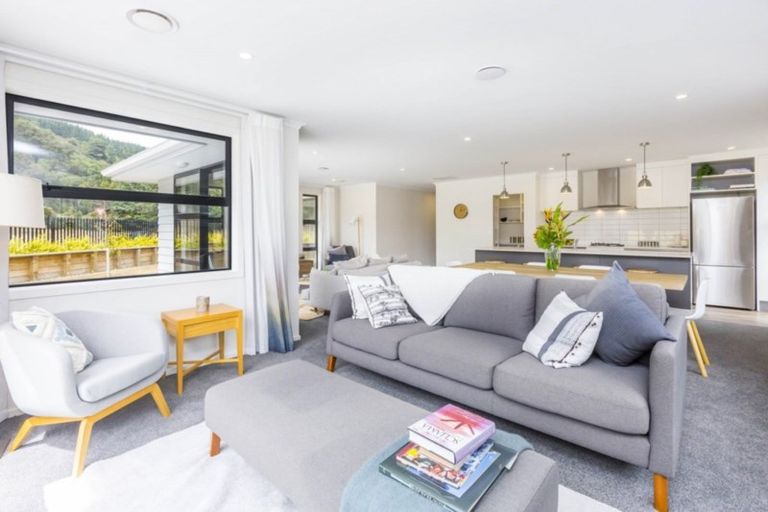 Photo of property in 2 Hopkirk Avenue, Wallaceville, Upper Hutt, 5018