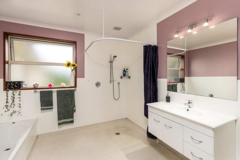 Photo of property in 17 Bond Street, Waimate, 7924