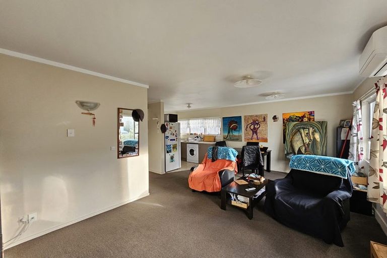 Photo of property in 8/126 Redwood Avenue, Tawa, Wellington, 5028