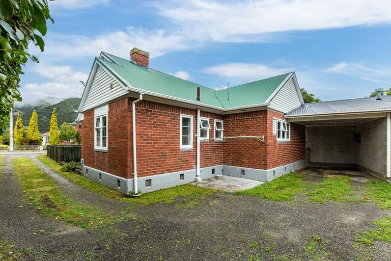 Photo of property in 113 Bell Road, Waiwhetu, Lower Hutt, 5010