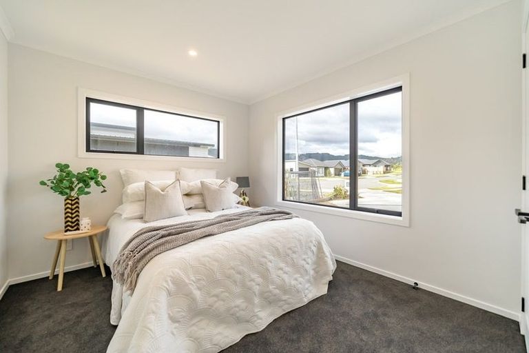 Photo of property in 15 Te Awa Rere Grove, Stokes Valley, Lower Hutt, 5019