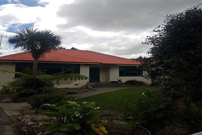 Photo of property in 31 Pahiatua Street, Hokowhitu, Palmerston North, 4410
