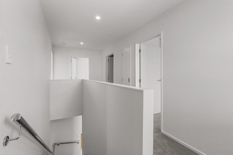 Photo of property in 4d Roberts Road, Te Atatu South, Auckland, 0610