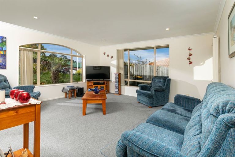 Photo of property in 27 View Ridge Drive, Ranui, Auckland, 0612