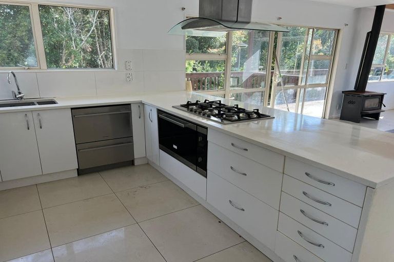 Photo of property in 2/20 Rambler Crescent, Beach Haven, Auckland, 0626
