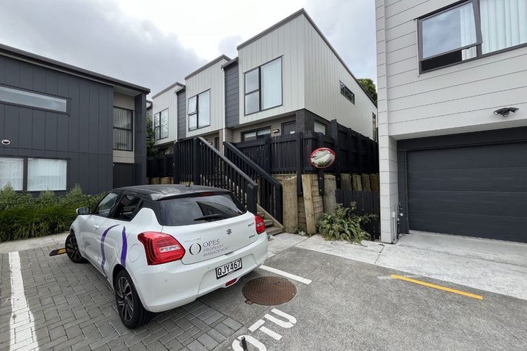 Photo of property in 20 Tukari Lane, Mangere Bridge, Auckland, 2022