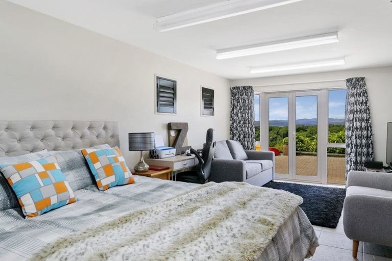 Photo of property in 27 Te Urunga Place, Acacia Bay, Taupo, 3330