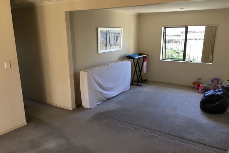 Photo of property in 37 Robin Brooke Drive, Flat Bush, Auckland, 2019