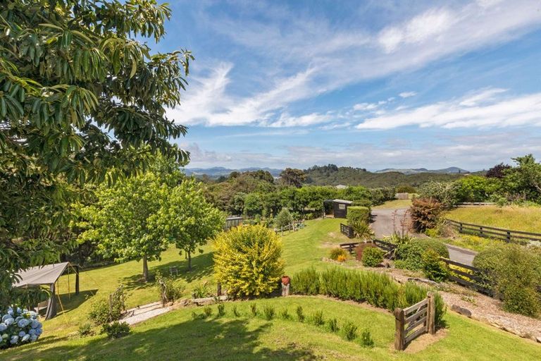 Photo of property in 288 Bellville Drive, Coromandel, 3506