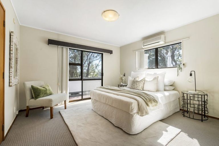 Photo of property in 15 Anne Mclean Drive, Bayview, Auckland, 0629