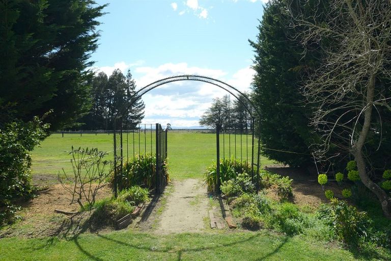 Photo of property in 100 Old West Coast Road, Yaldhurst, Christchurch, 7676