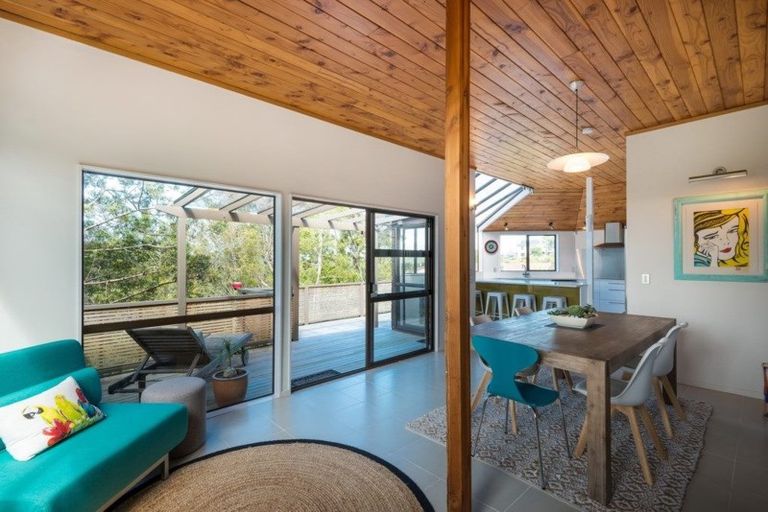 Photo of property in 10 Harper Street, Chatswood, Auckland, 0626