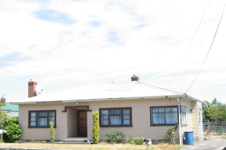 Photo of property in 37 Pannell Avenue, Wainoni, Christchurch, 8061