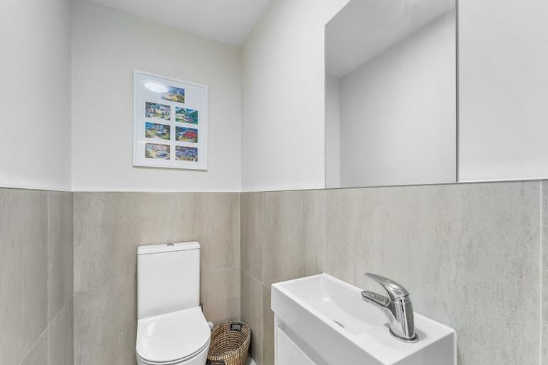Photo of property in 16 Seafarer Crescent, Stanmore Bay, Whangaparaoa, 0932