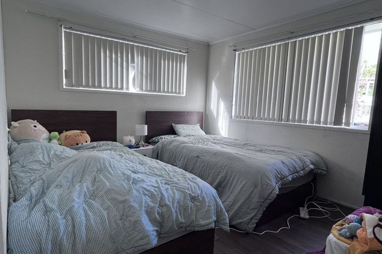 Photo of property in 9 William Souter Street, Forrest Hill, Auckland, 0620