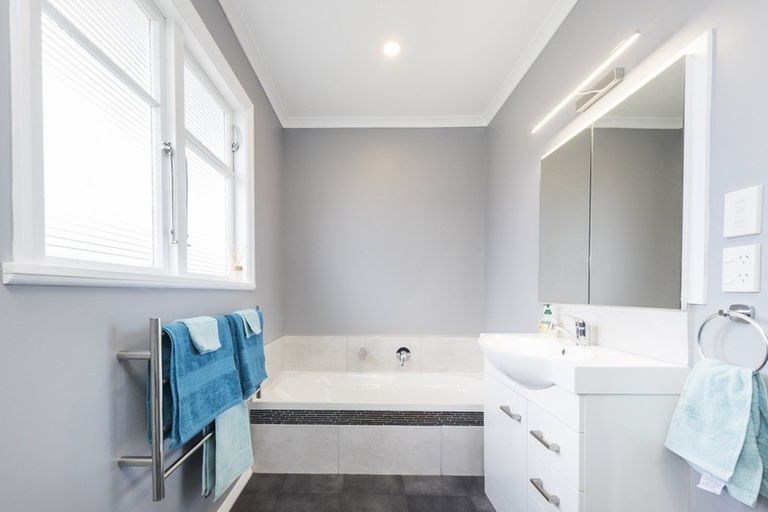 Photo of property in 7 Norwich Place, Awapuni, Palmerston North, 4412