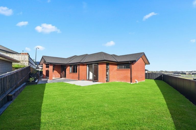 Photo of property in 16 Waireka Road, Rototuna North, Hamilton, 3210