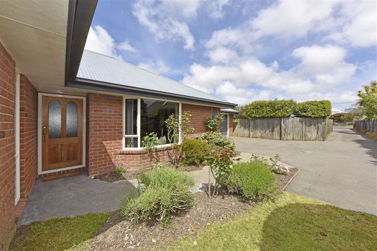 Photo of property in 6a Bentley Street, Russley, Christchurch, 8042
