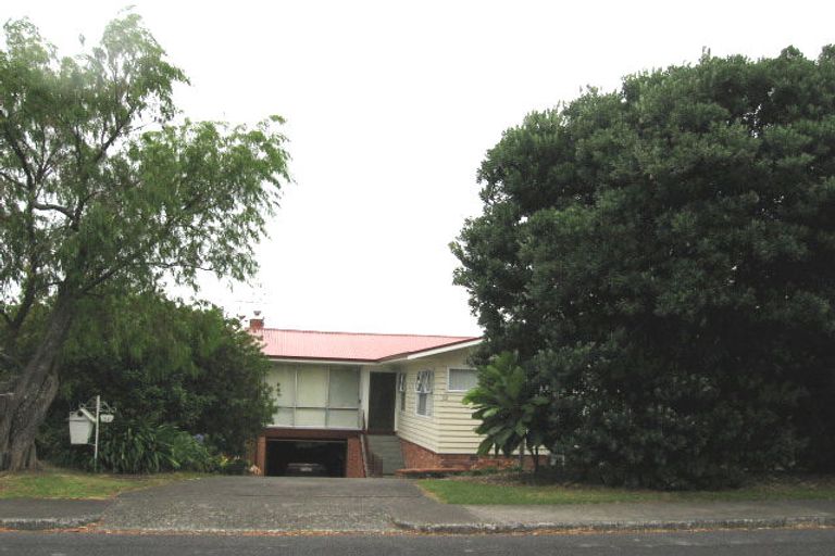 Photo of property in 30 Holland Road, Hillcrest, Auckland, 0627