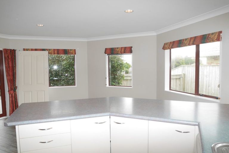 Photo of property in 4 Glen Loch Place, Paraparaumu, 5032