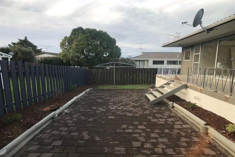 Photo of property in 54 Meadway, Sunnyhills, Auckland, 2010