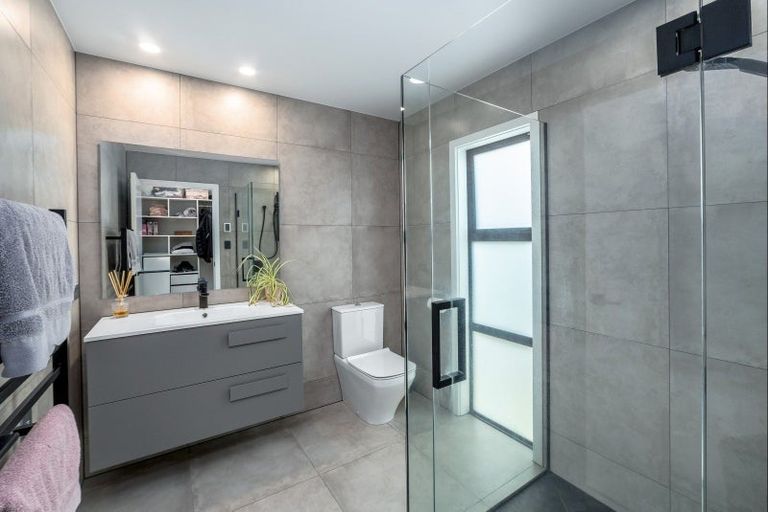 Photo of property in 16 Fantail Avenue, Carterton, 5713