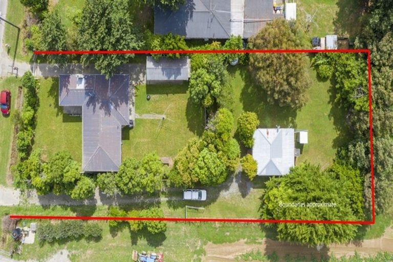 Photo of property in 91 Cd Farm Road, Levin, 5571