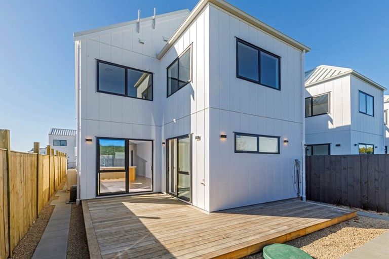 Photo of property in 5 Green Bamboo Road, Hobsonville, Auckland, 0616