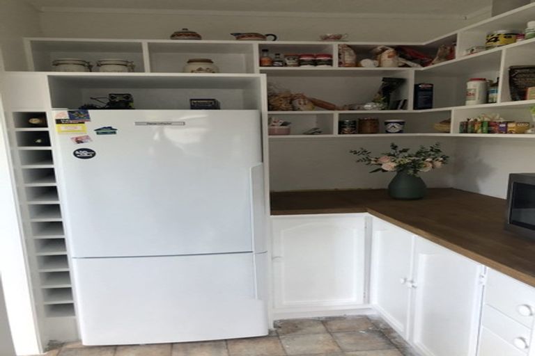 Photo of property in 130 Cliff View Drive, Green Bay, Auckland, 0604